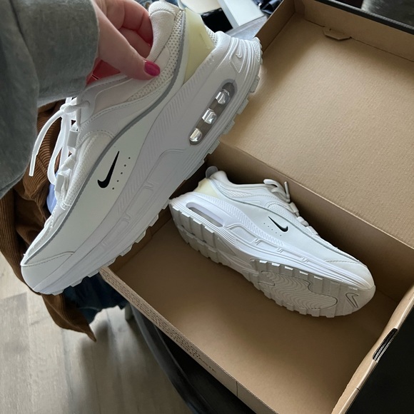 Brand new in box Nike Air Max pure white Nikes Women’s size 9 - Picture 3 of 9